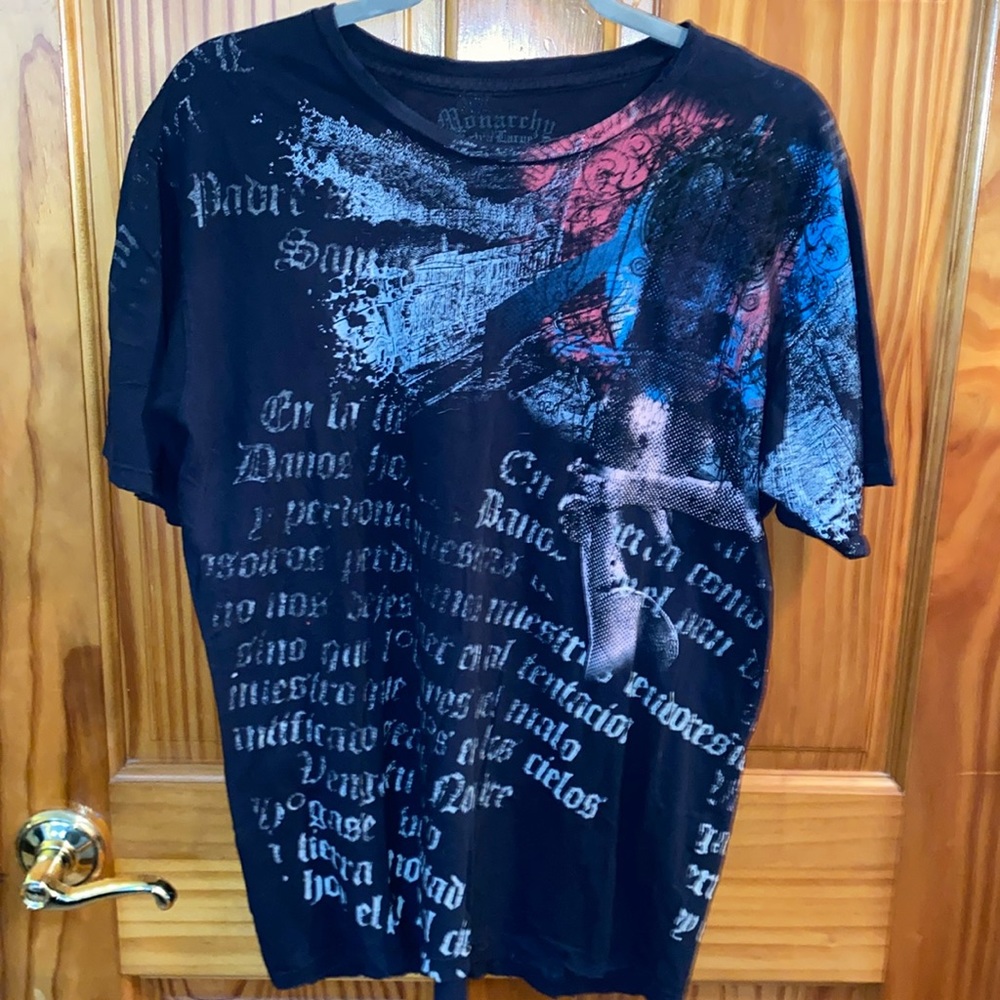 VINTAGE Monarchy tshirt